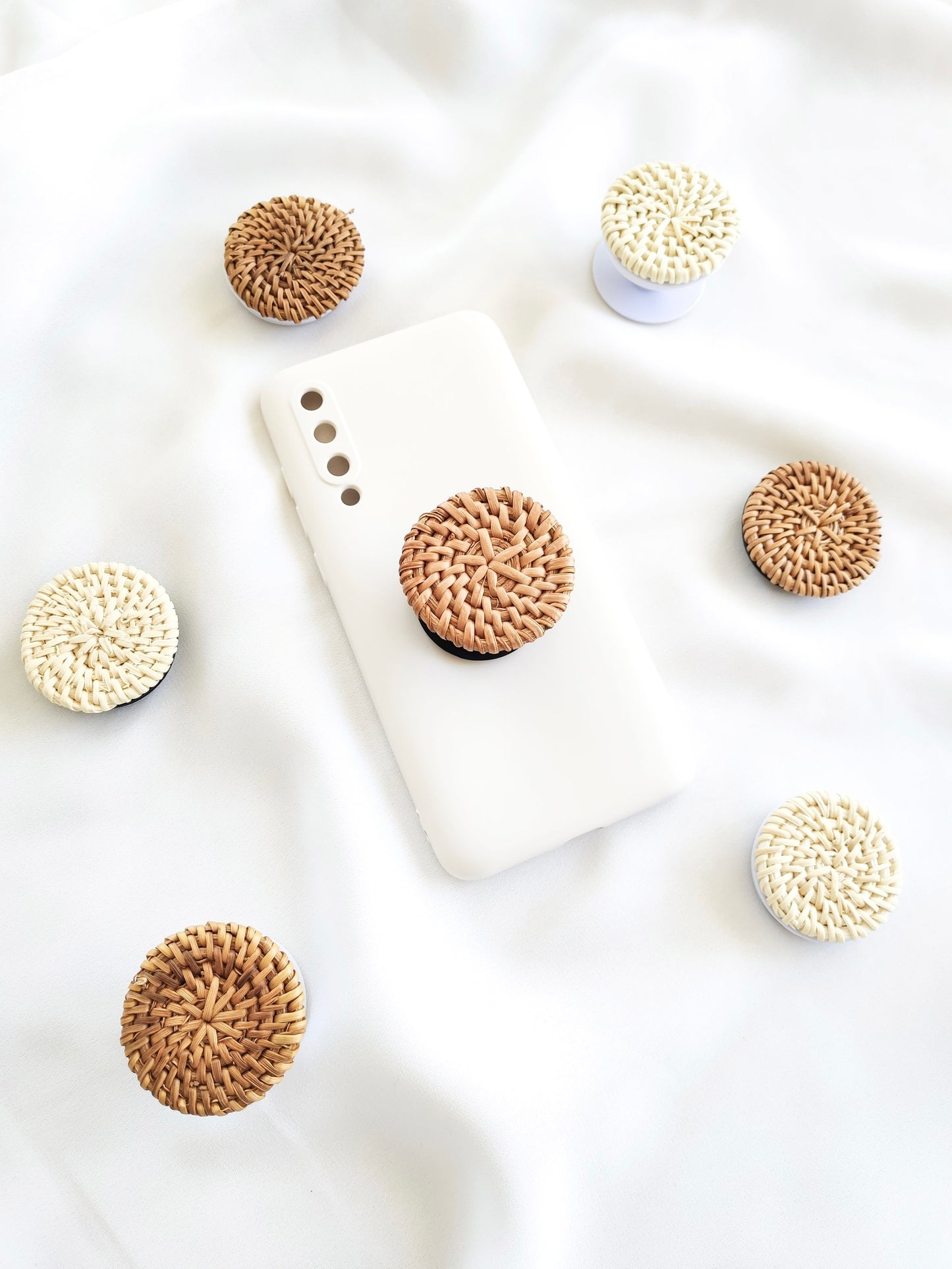 Phone grip en rotin