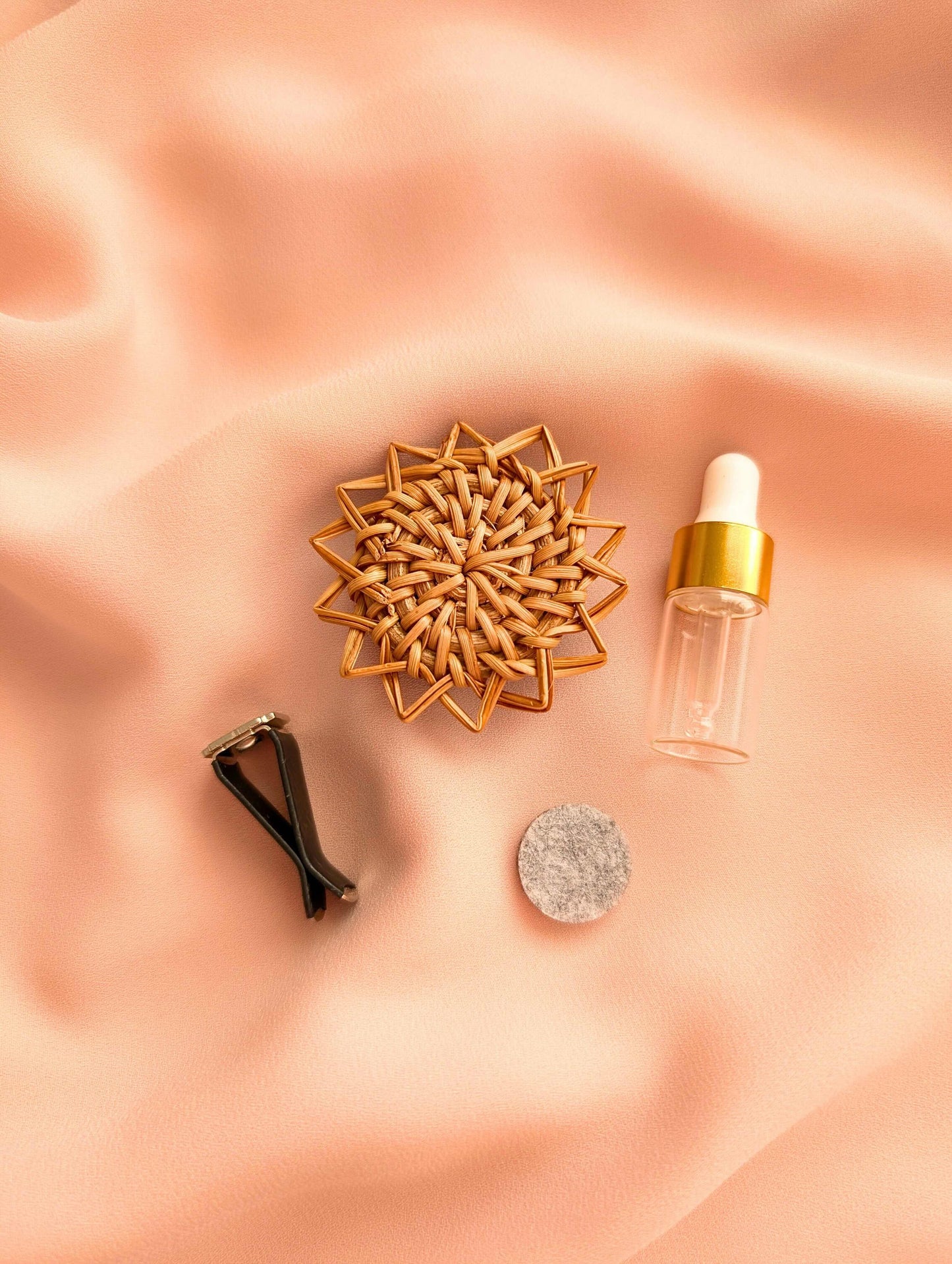 Clip diffuseur d'huiles essentielles - Soleil
