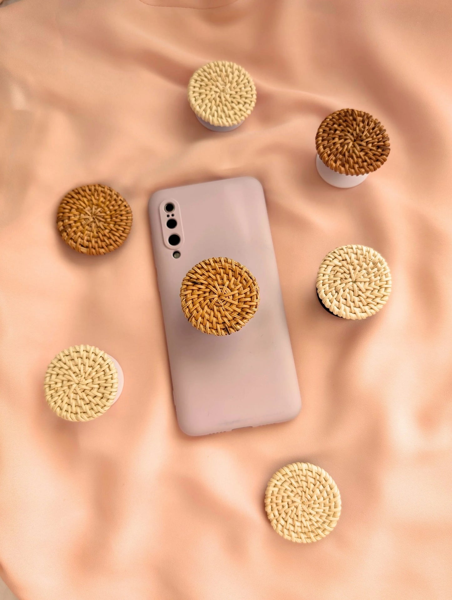 Phone grip en rotin